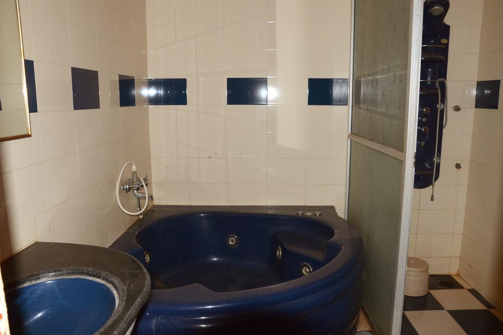 Strawberry Country Villa Mahabaleshwar Ngoại thất bức ảnh